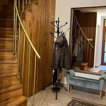 Boezsi Apartman Sárvár Buitenkant foto