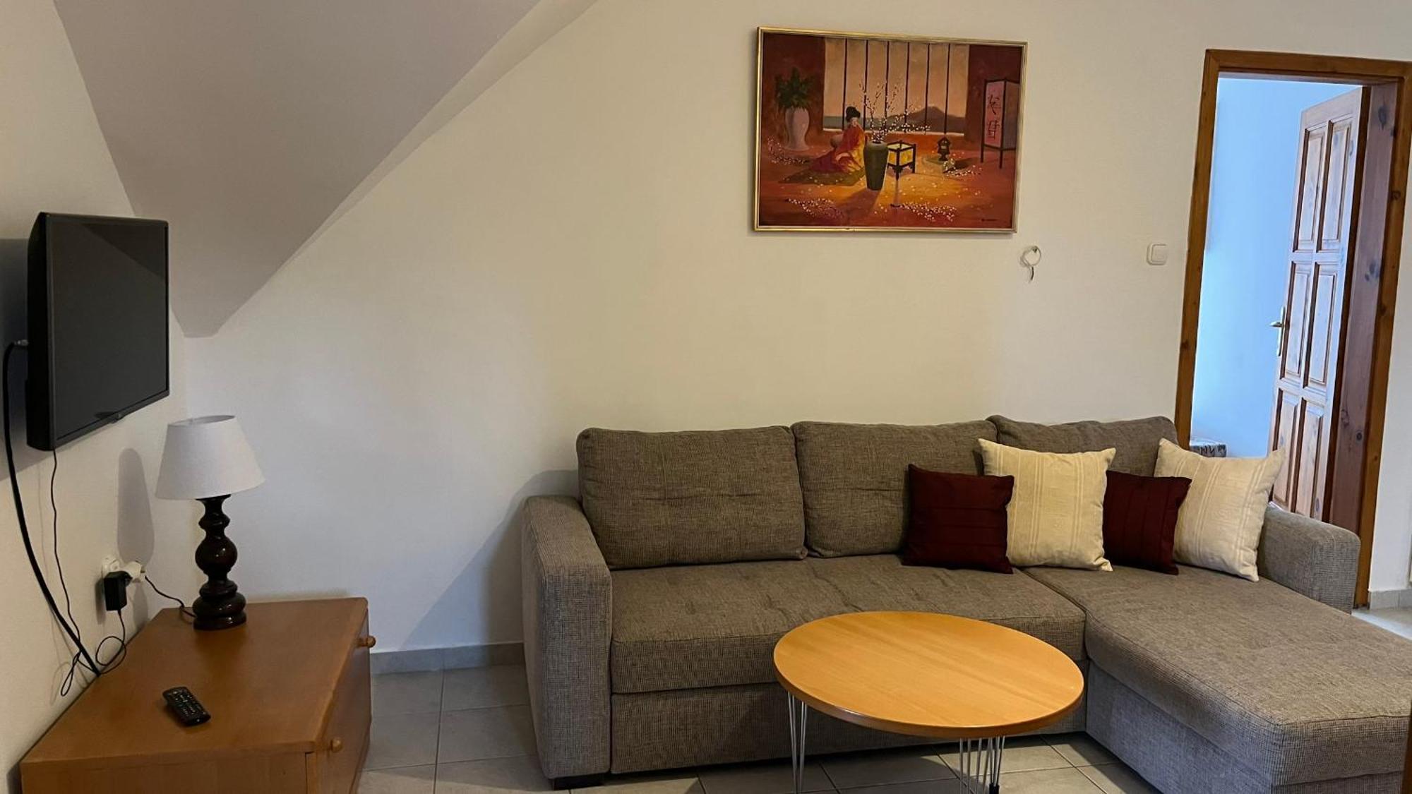 Boezsi Apartman Sárvár Buitenkant foto